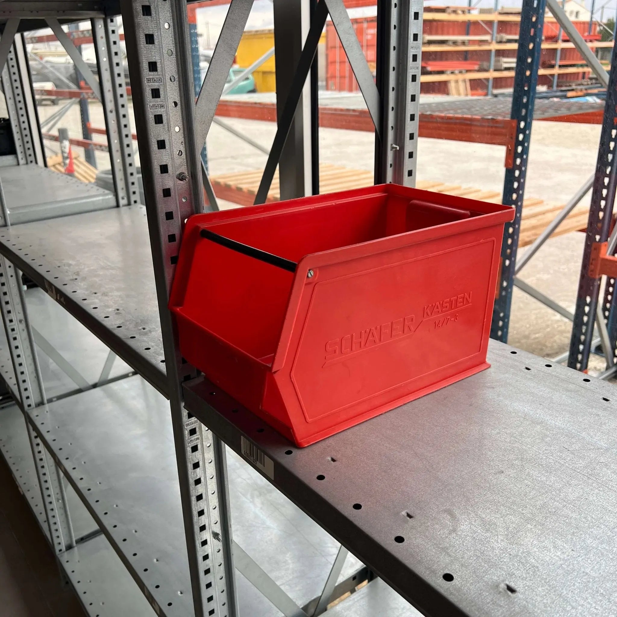 Bac à bec avec barre de transport L 30 l 20 H 20 Schafer rouge - System AgencementBac à bec